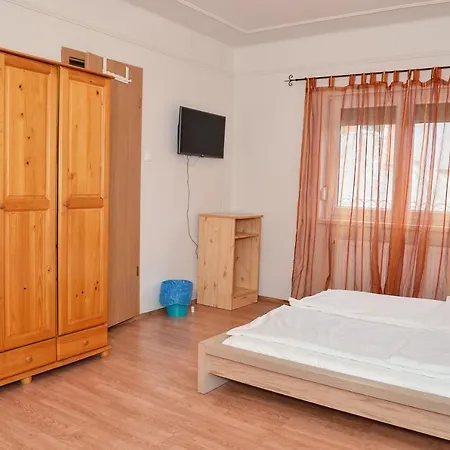 Gabor Aron Apartman