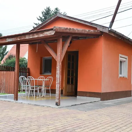 Gabor Aron Apartman *