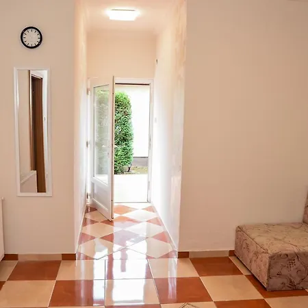 Hotel de apartamente Gabor Aron Apartman *
