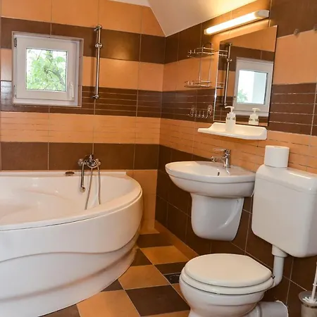 Hotel de apartamente Gabor Aron Apartman *