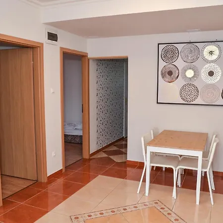 Gabor Aron Apartman Hotel de apartamente *